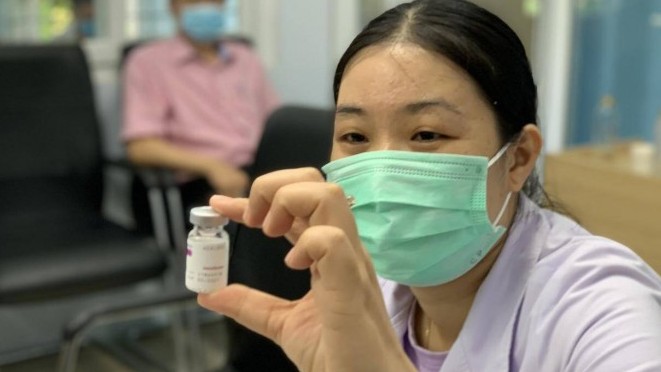 67 nhân viên y tế tiêm 2 mũi vaccine vẫn mắc Covid-19: Chuyên gia nói gì?