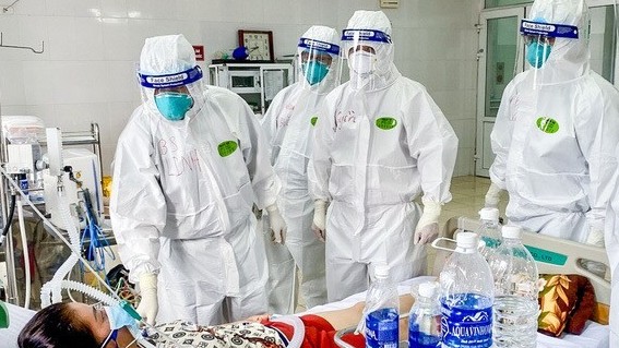 Thủ tướng tặng bằng khen 14 tập thể, cá nhân chống dịch Covid-19 tốt