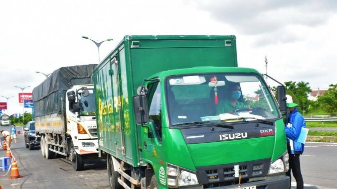 Tài xế "kêu trời" khi chở nhu yếu phẩm vào Cần Thơ, lãnh đạo TP nói gì?