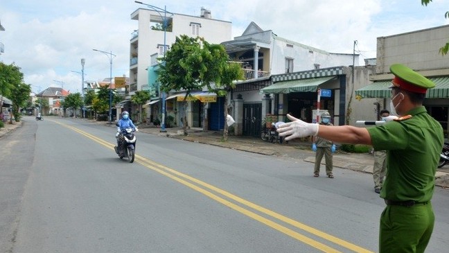 Xét nghiệm Covid-19 ngẫu nhiên, "bắt" được 5 người đi đường dương tính