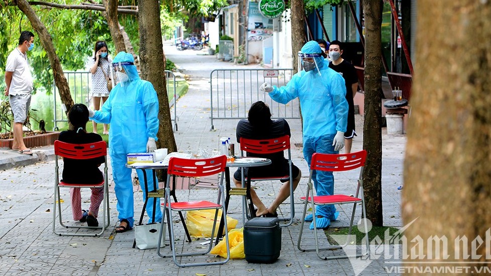 CDC Hà Nội: ‘Nhiều người ho, sốt không chủ động khai báo y tế’