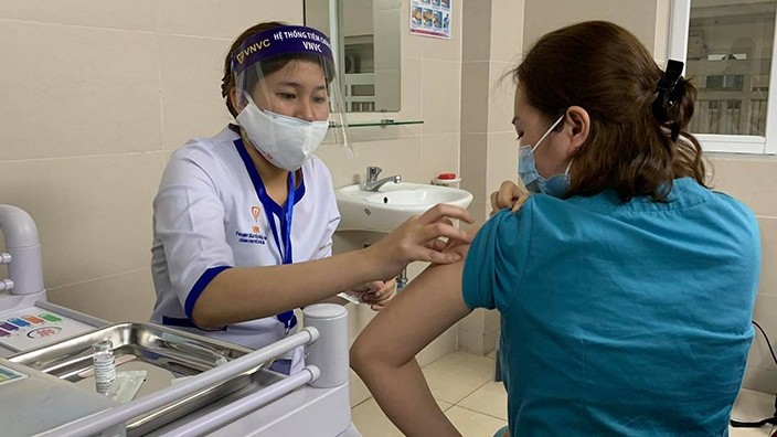 Phân bổ, tổ chức tiêm vaccine phòng Covid-19 cho TP Hồ Chí Minh và ba tỉnh lân cận