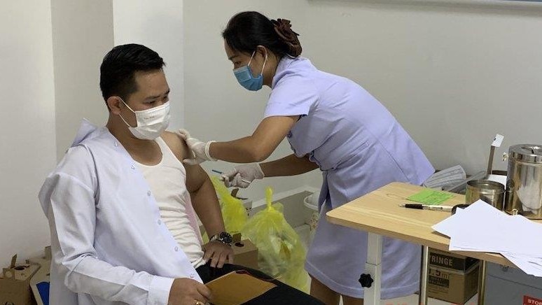 Lào đẩy nhanh tốc độ tiêm vaccine ngừa Covid-19