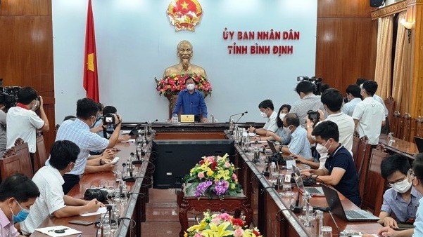 Tạm đình chỉ công tác Giám đốc Sở Du lịch Bình Định do vi phạm phòng, chống dịch