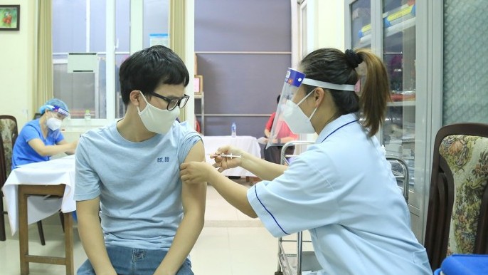 Nên ưu tiên tiêm vaccine Covid - 19 cho ai?