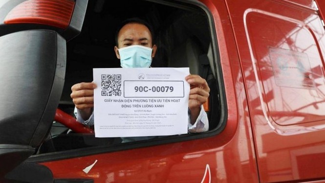 Thẻ ưu tiên "luồng xanh" vận tải hết hạn vẫn được sử dụng tiếp