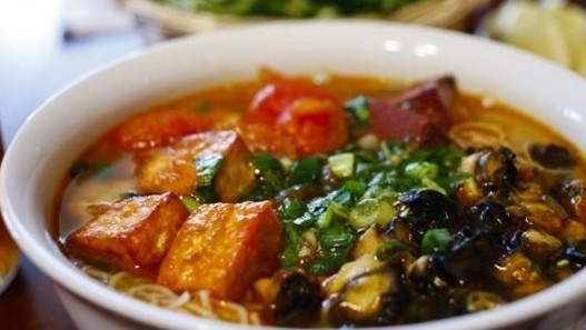 Snail noodle soup: A dish brings the breath of Hanoi