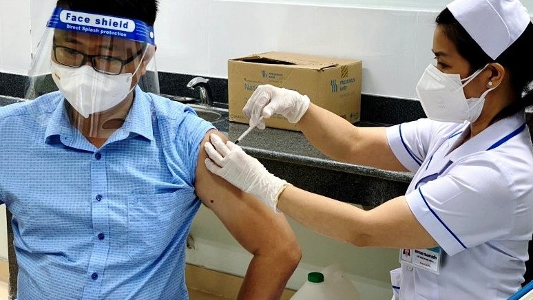 Bà Rịa - Vũng Tàu cố gắng hoàn thành tiêm vaccine cho người dân trước 13/8