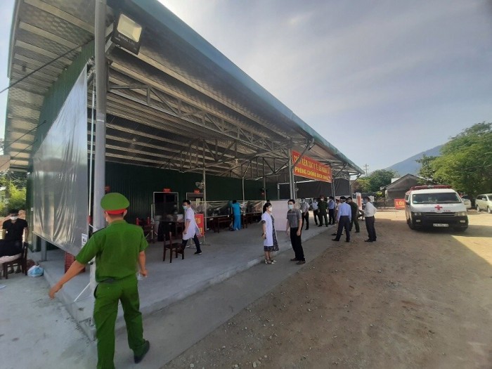 Một trong 6 chốt kiểm soát y tế kiên cố trên tuyến QL1 qua địa bàn tỉnh Thừa Thiên Huế vừa xây dựng và đưa vào hoạt động