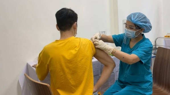 Bắt đầu mũi tiêm thử nghiệm đầu tiên với vaccine Covid-19 công nghệ Mỹ