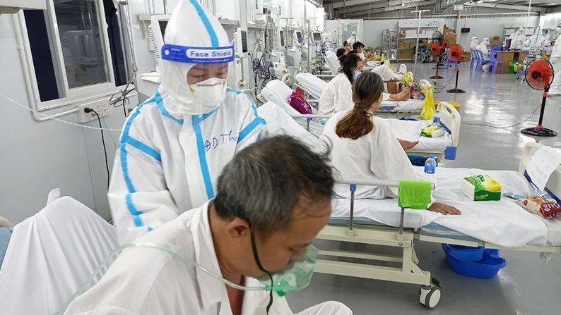 Đã có hơn 2.300 nhân viên y tế bị lây nhiễm, 3 người tử vong do Covid-19