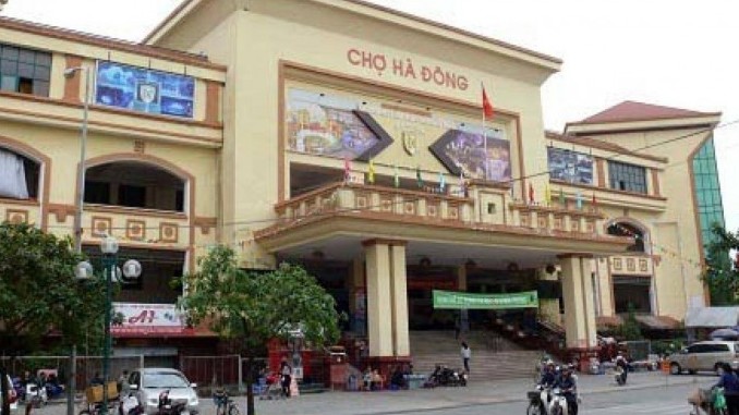 Tạm dừng chợ Hà Đông vì một ca nhiễm Covid-19 ghé mua hàng