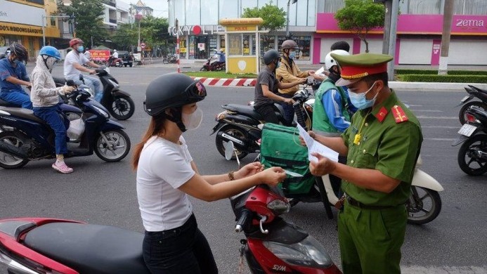 Hà Nội yêu cầu kiểm soát chặt tính hợp lý của giấy đi đường