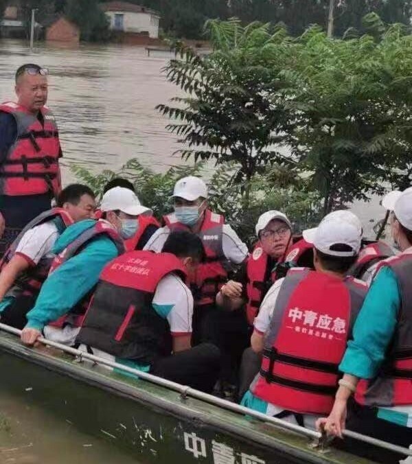 Đối mặt ồn ào làm từ thiện: Nghệ sĩ trong nước và thế giới đều chịu lùm xùm