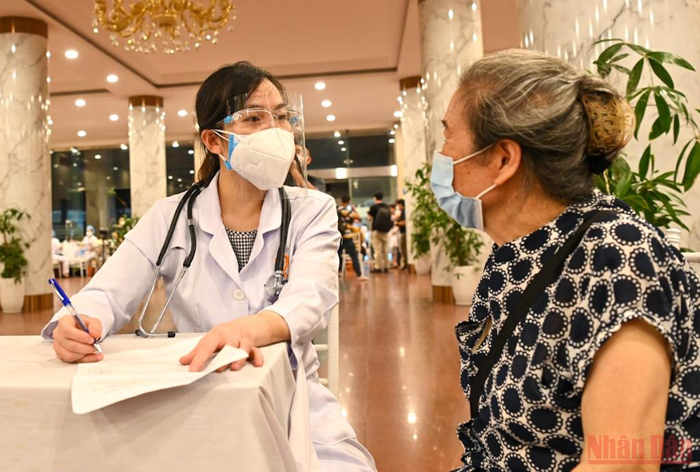 Gần 93% người trên 18 tuổi tại quận Hoàn Kiếm (Hà Nội) đã tiêm phòng Covid-19 Gần 93% người trên 18 tuổi tại quận Hoàn Kiếm (Hà Nội) đã tiêm phòng Covid-19