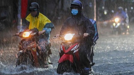 Cả nước có mưa dông, Trung Bộ tiếp tục mưa lớn