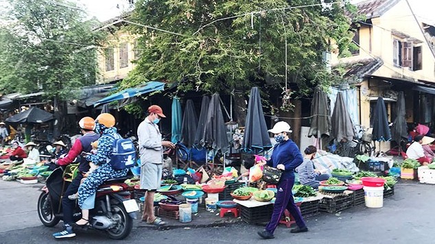 Phòng lây nhiễm khi đi chợ mùa dịch