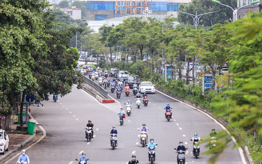 Giao thông ở Hà Nội nhộn nhịp trong ngày đầu dỡ bỏ 39 chốt kiểm soát Giao thông ở Hà Nội nhộn nhịp trong ngày đầu dỡ bỏ 39 chốt kiểm soát