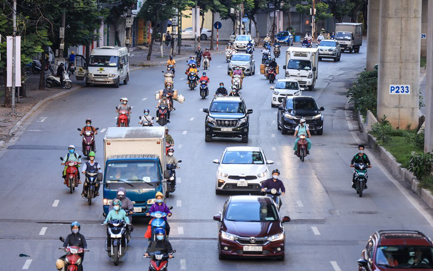 Giao thông ở Hà Nội nhộn nhịp trong ngày đầu dỡ bỏ 39 chốt kiểm soát Giao thông ở Hà Nội nhộn nhịp trong ngày đầu dỡ bỏ 39 chốt kiểm soát
