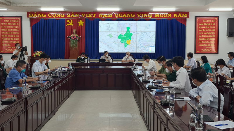 Phó Thủ tướng Vũ Đức Đam kiểm tra công tác phòng, chống dịch tại Bình Dương Phó Thủ tướng Vũ Đức Đam kiểm tra công tác phòng, chống dịch tại Bình Dương