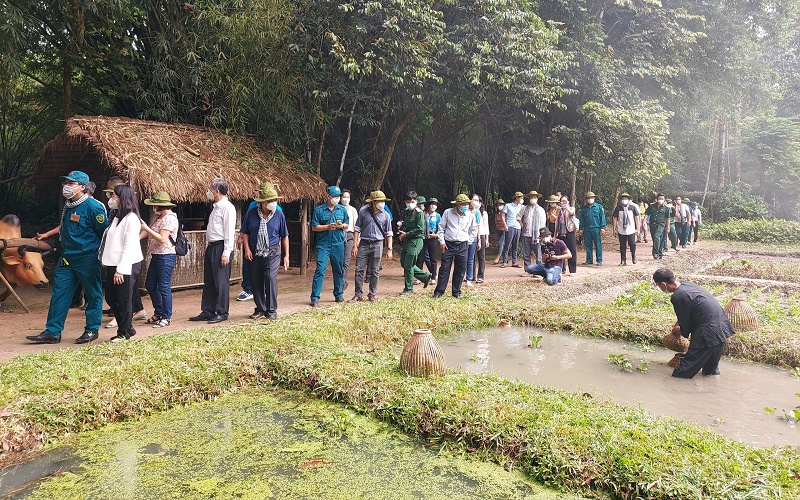 TP Hồ Chí Minh tổ chức tour du lịch cho lực lượng tuyến đầu TP Hồ Chí Minh tổ chức tour du lịch cho lực lượng tuyến đầu