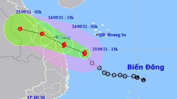 Bão giật cấp 10 hướng vào Thừa Thiên Huế đến Quảng Ngãi