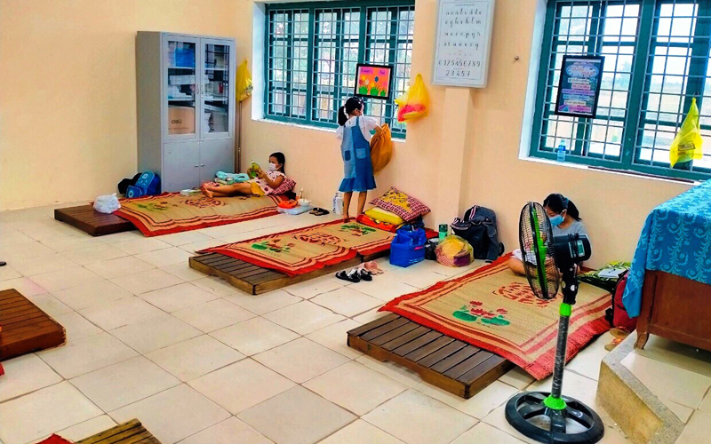 Cách ly 81 thầy và trò sau khi ghi nhận hai học sinh nhiễm Covid-19 Cách ly 81 thầy và trò sau khi ghi nhận hai học sinh nhiễm Covid-19