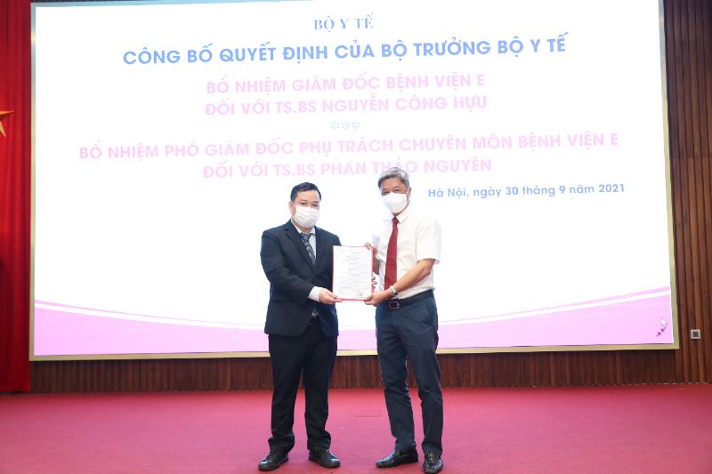 Công bố quyết định bổ nhiệm Giám đốc Bệnh viện E Công bố quyết định bổ nhiệm Giám đốc Bệnh viện E