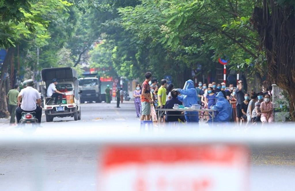Hà Nội xét nghiệm diện rộng cho cư dân quanh Bệnh viện Việt - Đức Hà Nội xét nghiệm diện rộng cho cư dân quanh Bệnh viện Việt - Đức