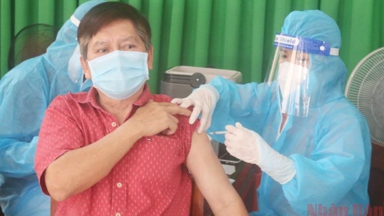 Trà Vinh đẩy mạnh tiêm vaccine phòng Covid-19 cho nhiều đối tượng