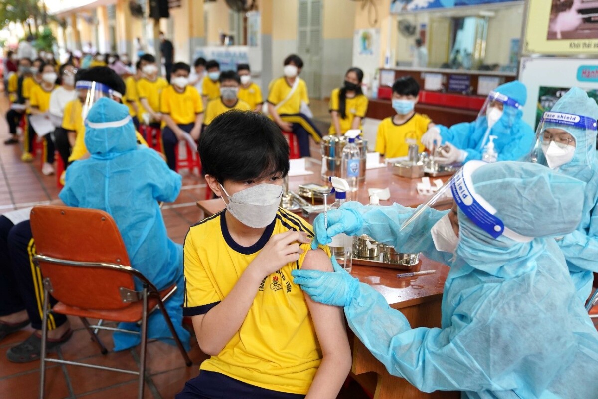 Trước và sau tiêm vaccine Covid-19 có thể tiêm vaccine khác?