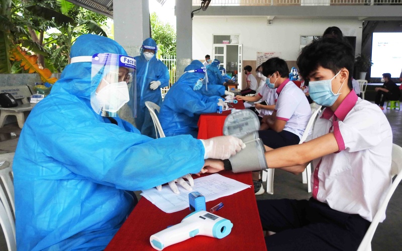 Ninh Thuận tiêm vaccine phòng Covid-19 cho trẻ từ 12 đến dưới 18 tuổi Ninh Thuận tiêm vaccine phòng Covid-19 cho trẻ từ 12 đến dưới 18 tuổi
