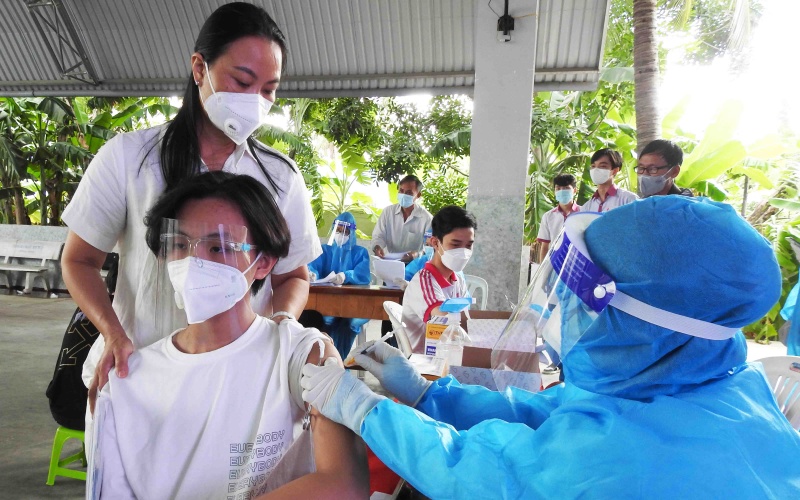 Ninh Thuận tiêm vaccine phòng Covid-19 cho trẻ từ 12 đến dưới 18 tuổi Ninh Thuận tiêm vaccine phòng Covid-19 cho trẻ từ 12 đến dưới 18 tuổi