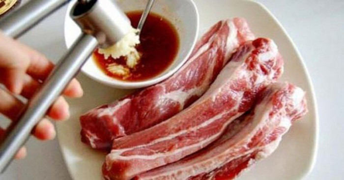 Chọn sườn heo tươi ngon làm đủ món không khó chỉ với "bí kíp" này