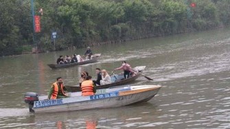 Chùa Hương đón trên 5 nghìn du khách, giao thông đi lại thông thoáng