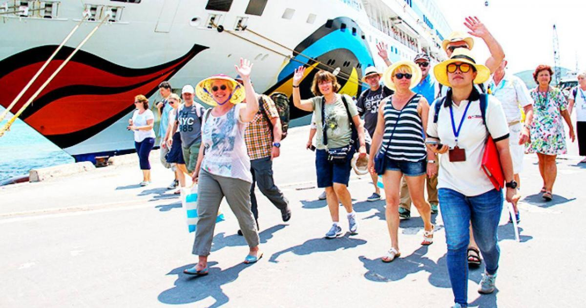 Mở cửa lại du lịch từ 15/3, khách quốc tế không cần đi theo tour