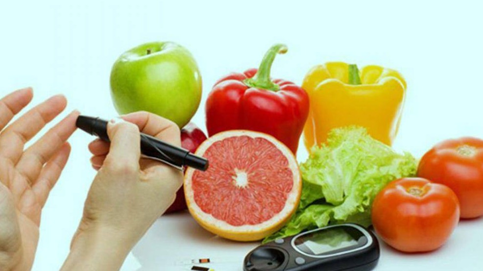 Bệnh nhân tiểu đường có cần kiêng ăn hoa quả?