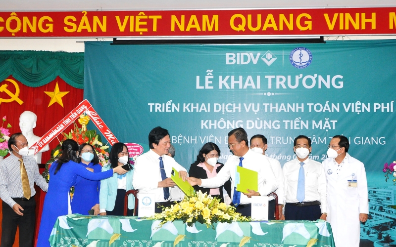 Tiền Giang triển khai thanh toán viện phí không dùng tiền mặt