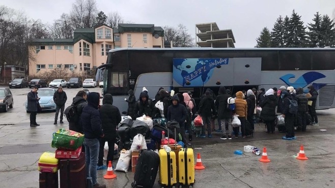 Special flights to repatriate over 550 Vietnamese citizens from Ukraine