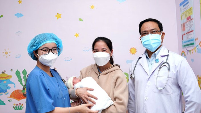Cứu sống sản phụ tăng áp động mạch phổi, suy tim nặng