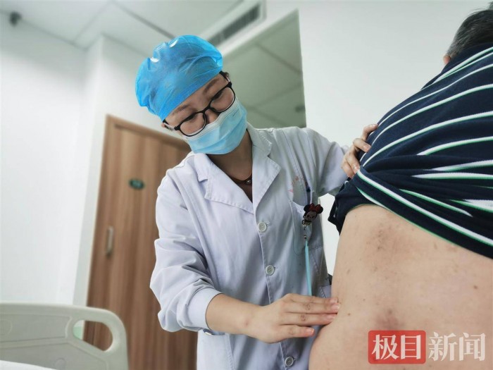 Đau lưng kinh niên, người đàn ông bàng hoàng phát hiện có khối u ở thận