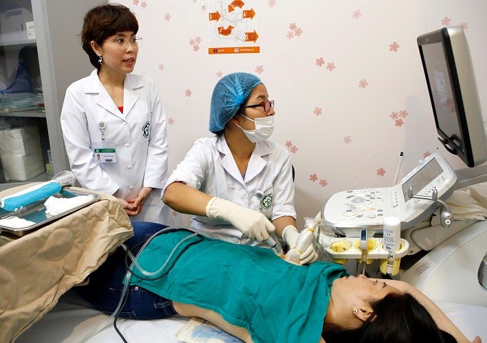 Mọi người nên khám sức khỏe định kỳ, tầm soát sớm các bệnh lý ung thư.