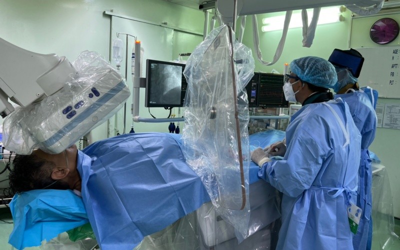 Bác sĩ Cần Thơ cứu sống bệnh nhân quốc tịch Mỹ bị nhồi máu cơ tim cấp