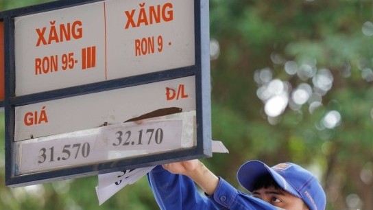 Giá xăng ngày mai có thể tăng tiếp