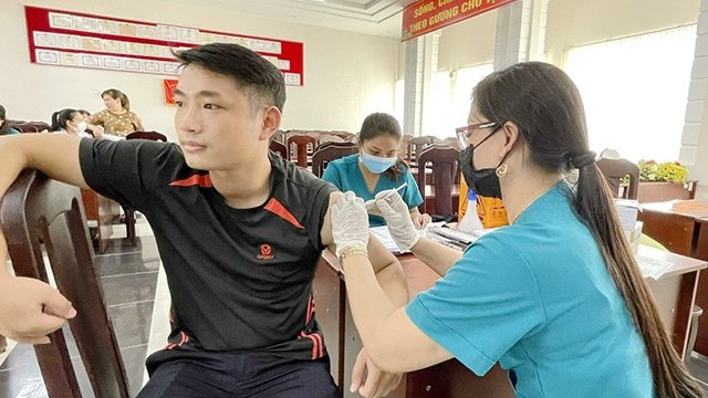 Đẩy nhanh tiêm vaccine phòng Covid-19