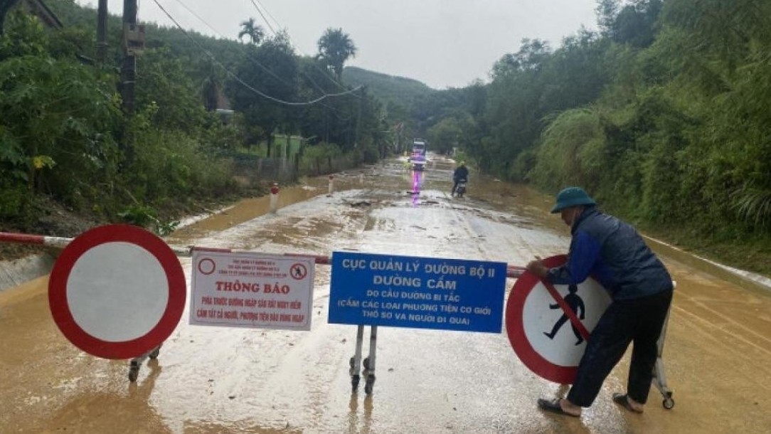 Nghệ An: Đóng 18 tuyến đường vì mưa lũ, 1 người mất tích