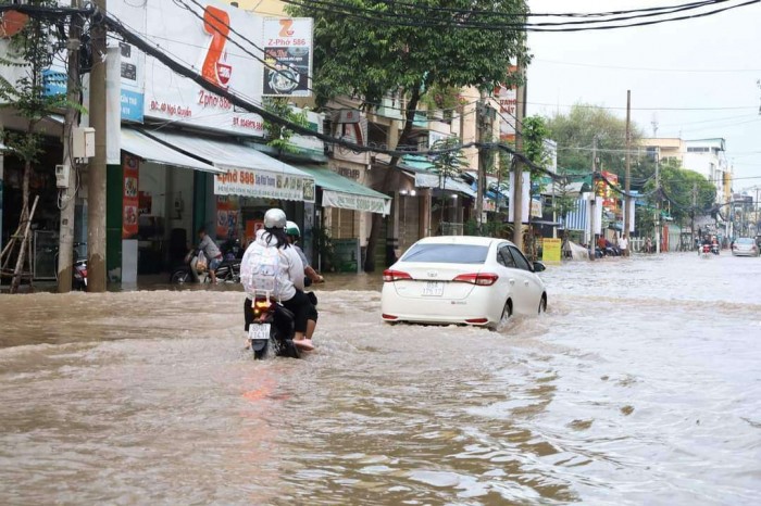 Học sinh ở Cần Thơ sẽ học trực tuyến 3 ngày trước diễn biến phức tạp của triều cường.