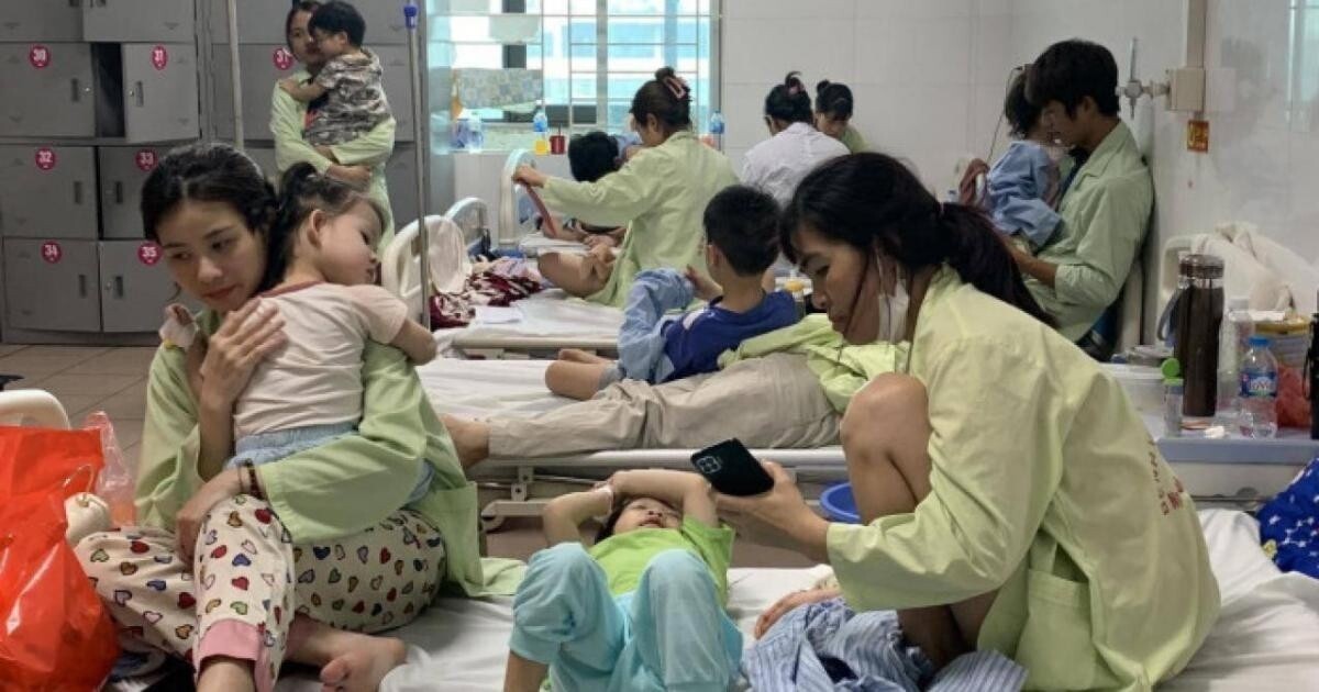 Rất đông bệnh nhi mắc bệnh hô hấp tại BV Thanh Nhàn