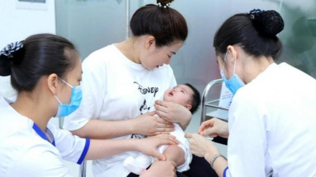 Nhiều địa phương cạn vaccine tiêm chủng mở rộng, cách nào khắc phục?