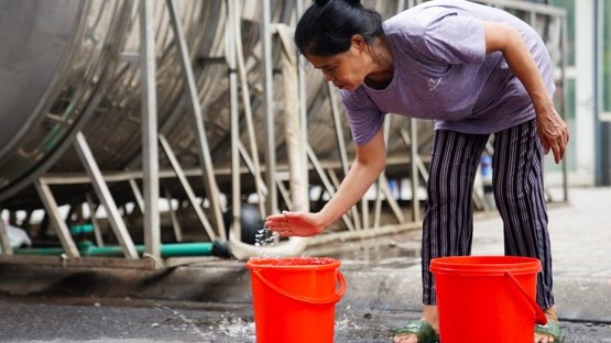 Nước sinh hoạt nhiễm E.coli, cư dân Thanh Hà đề nghị thay đơn vị cung ứng